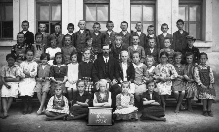 Bucsatelep Községi Iskola IV. osztálya (1936)
